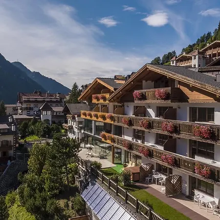 Hotel Garni Gardena - Appartments Hotel Santa Cristina Val Gardena